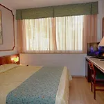 コッレヴェルデ パーク 4*